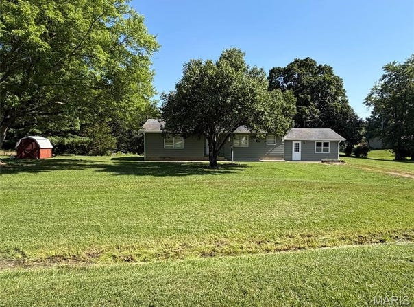 576 E 2700 Avenue, Ramsey, IL 62080