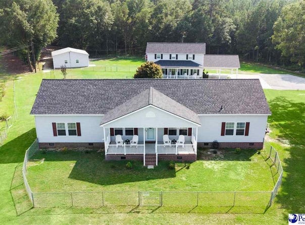 4725 S Irby St, Effingham, SC 29541