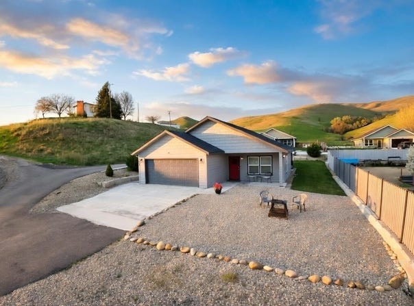 109 3rd Street Circle, Horseshoe Bend, ID 83629