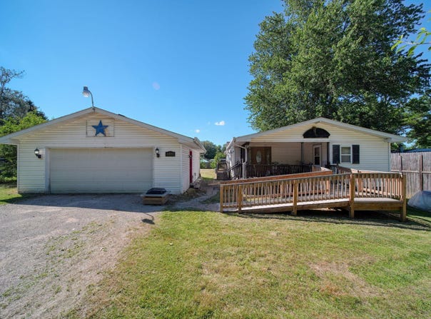 4498 Yuma Drive, Jackson, MI 49201