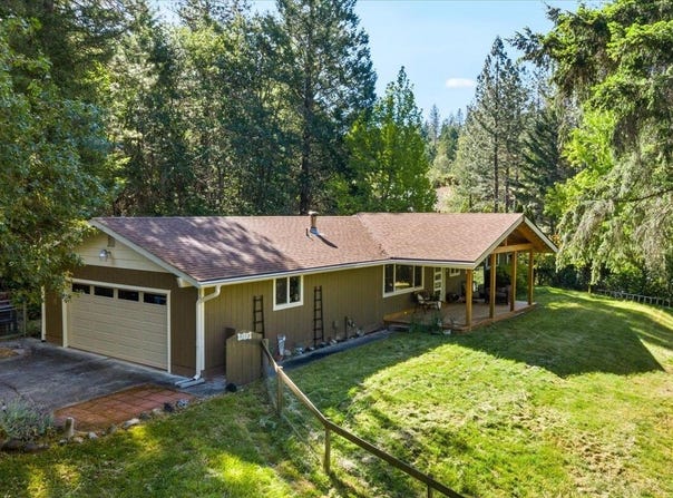 9158 Lower River Road, Grants Pass, OR 97526