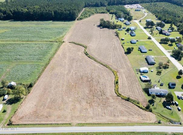 High Level Road, Pinetops, NC 27864