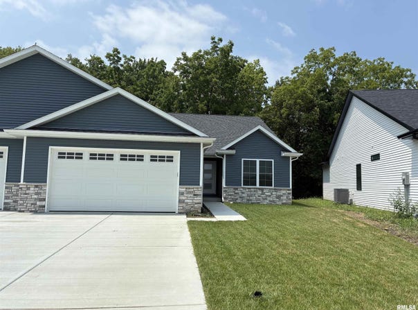 1717 Ambleside Drive, Springfield, IL 62711