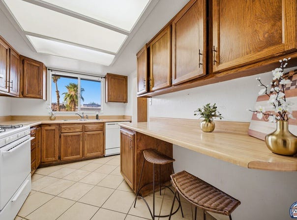 505 Driftwood Dr, El Centro, CA 92243