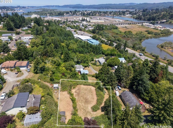 93718 BUCHANAN Ln, CoosBay, OR 97420