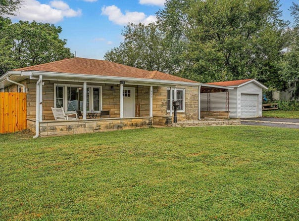 613 S 9th Street, Mitchell, IN 47446