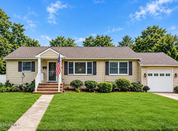 177 10th Street, Belford, NJ 07718