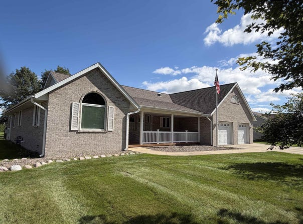 485 Lions Dr, LENA, IL 61048