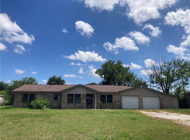 102 Rogers Street, Woodsboro, TX 78393