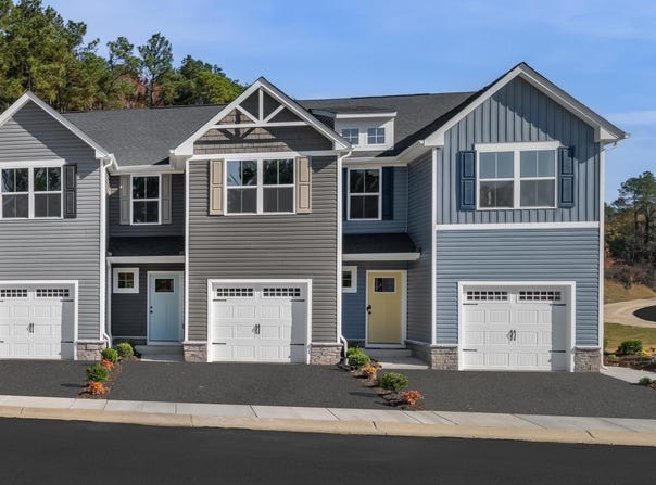 1 HOLLY POINT RUN, STAUNTON, VA 24401