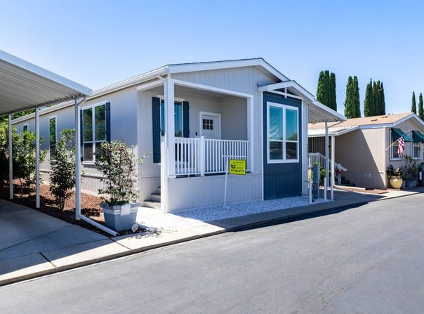 4898 1/2 Old Cliffs Rd., San Diego, CA 92120