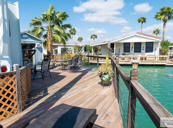 27 RESACA DR., BROWNSVILLE, TX 78526