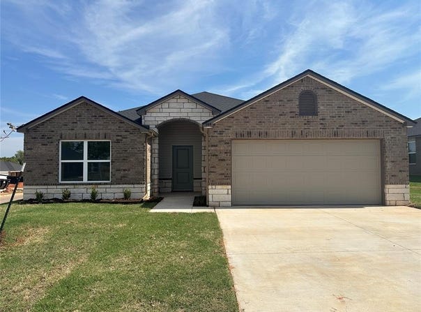 944 Red Barn Road, Newcastle, OK 73065