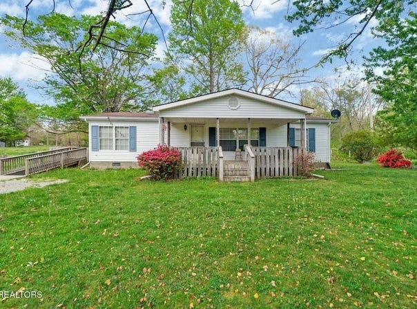 1243 Franklin Loop, Clarkrange, TN 38553