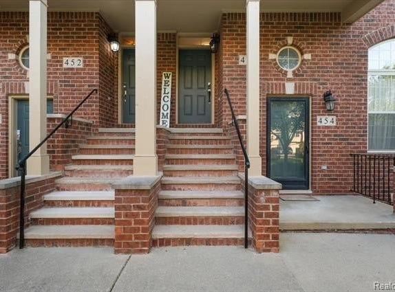 456 Boardwalk Drive, Walled Lake, MI 48390