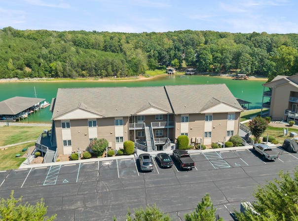 1055 Mariners Way, Huddleston, VA 24104