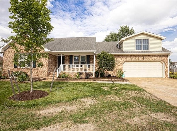 1104 Copper Stone Circle, Chesapeake, VA 23320