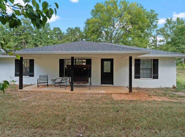 21063 S FM 95, Garrison, TX 75946