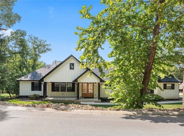 102 W Crossfox Trail, Camdenton, MO 65020