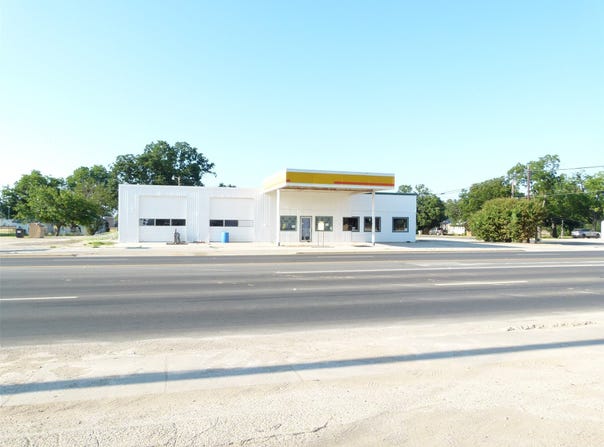 101 E Hall Street, Bangs, TX 76823