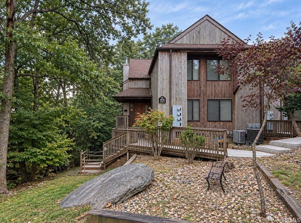 9533 S Pointe LaSalles Drive, Bloomington, IN 47401