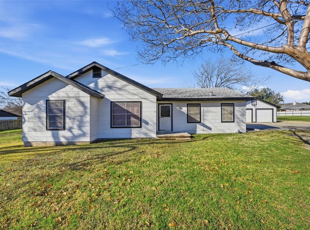 901 S Old Robinson Road, Robinson, TX 76706