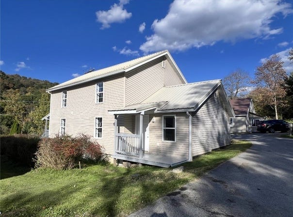 160 Mitchell Ave, PA 15938