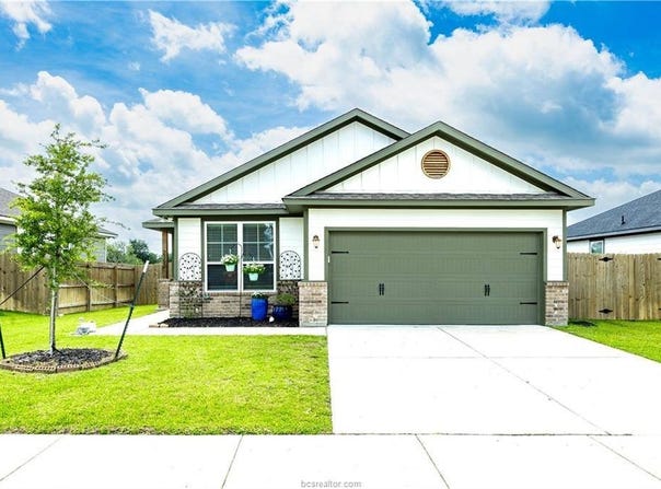 2390 Lightfoot Lane, Bryan, TX 77803