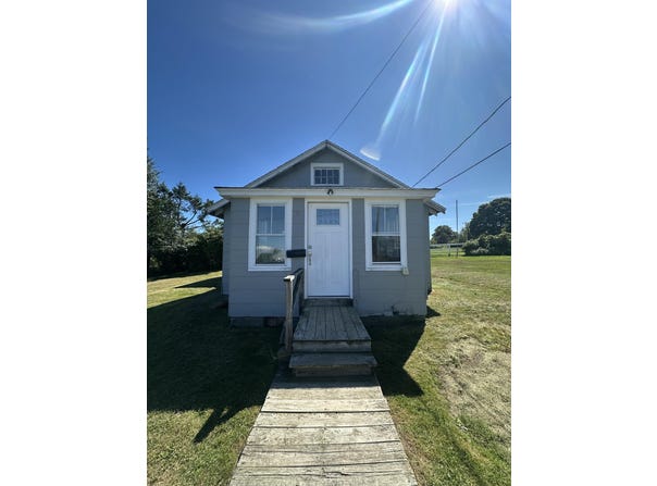 8 Michenor Street, Eastport, ME 04631