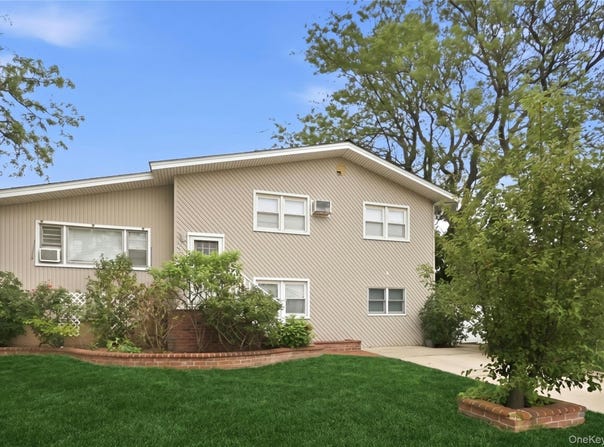 228 Island Parkway W, Island Park, NY 11558