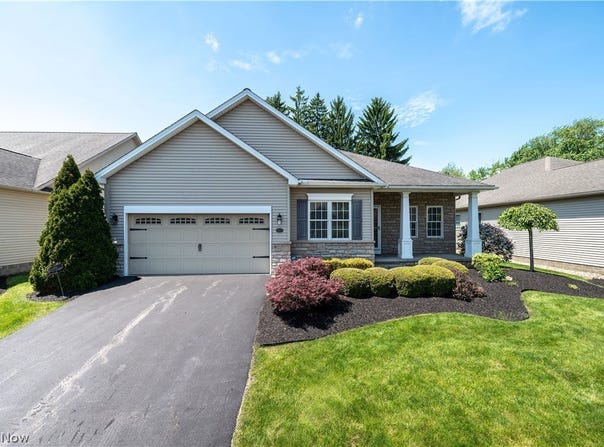 30 Barnstone Lane, Canfield, OH 44406
