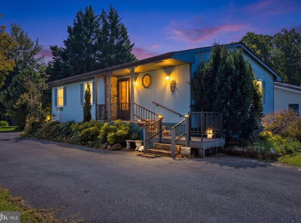 221 OAK Drive, PASADENA, MD 21122