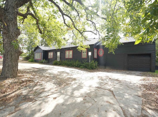 1213 E 3Rd St, Hope, AR 71801