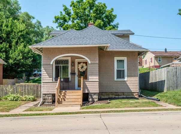 2739 Burden Street, Dubuque, IA 52001