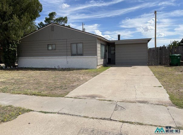 1123 Walker E, Hobbs, NM 88240