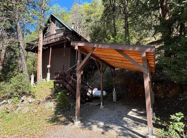 5186 River Ave, Dunsmuir, CA 96067-2101