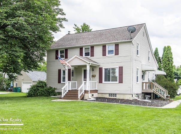 1017 Clinton Avenue, Saint Clair, MI 48079