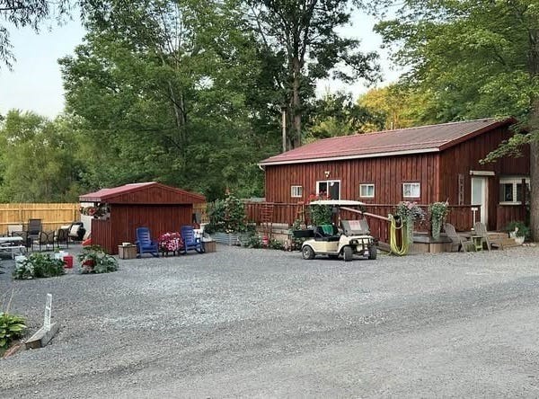 6684 Leon Road, Andover, OH 44003