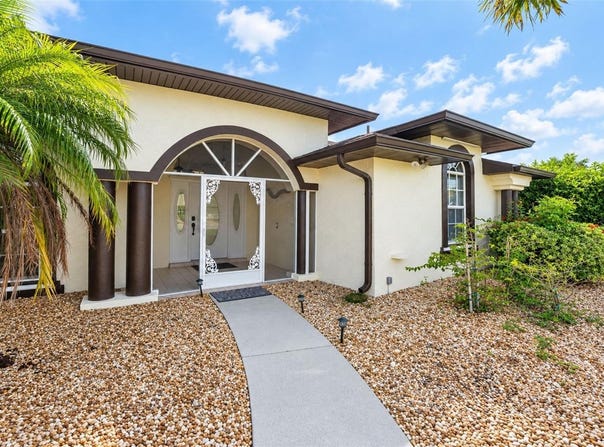 25179 CAMPOS DRIVE, PUNTA GORDA, FL 33983