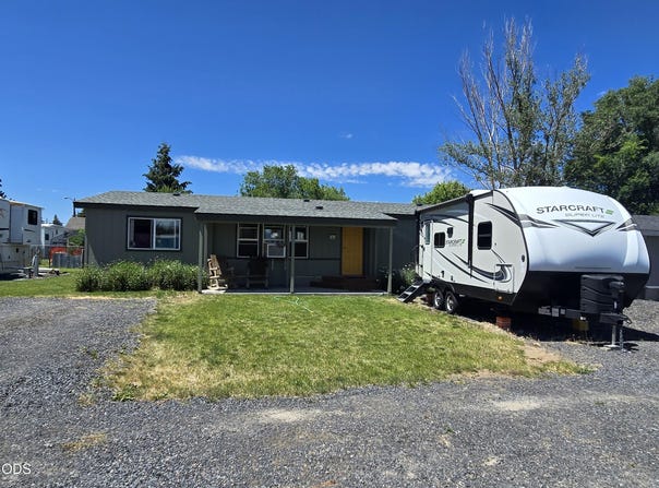 346 SW Dover Lane, Metolius, OR 97741