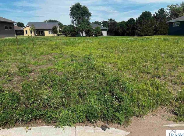 1631 Windsor Lane, St. Peter, MN 56082