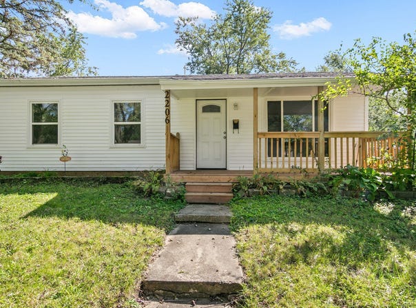 2206 221ST Street, Sauk Village, IL 60411