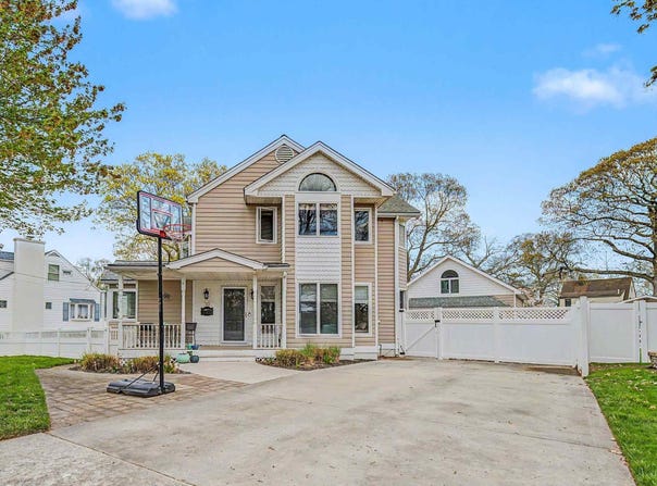 10 Par Dr, Somers Point, NJ 08244