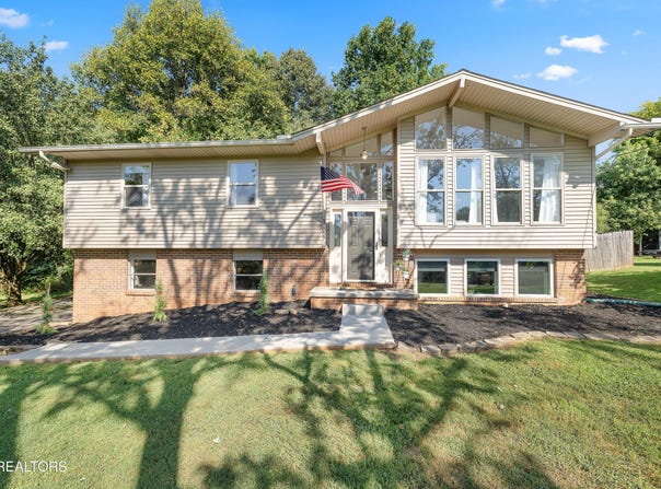 12027 Midhurst Drive, Knoxville, TN 37934