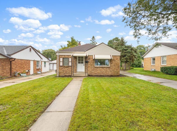 2736 S 52nd Pl, Milwaukee, WI 53219