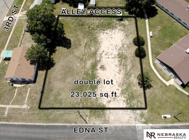 307 & 309 N Edna Street, Valentine, NE 69201