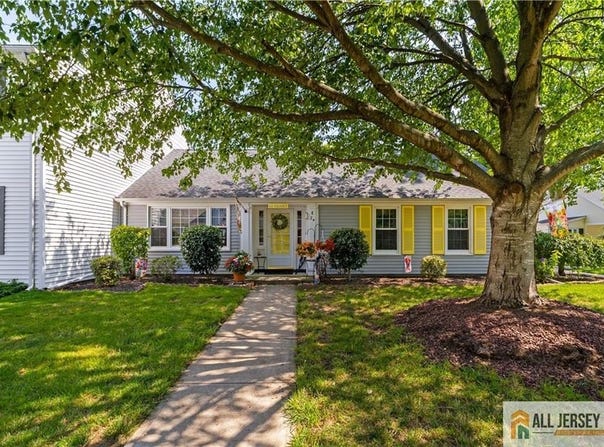 74 Amherst Lane, Monroe, NJ 08831
