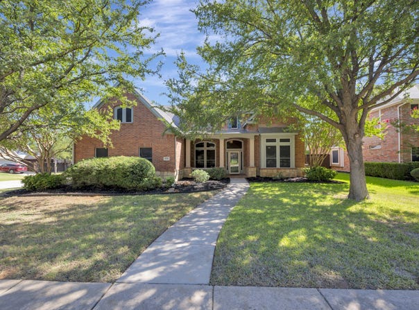956 Water Oak Drive, Grapevine, TX 76051