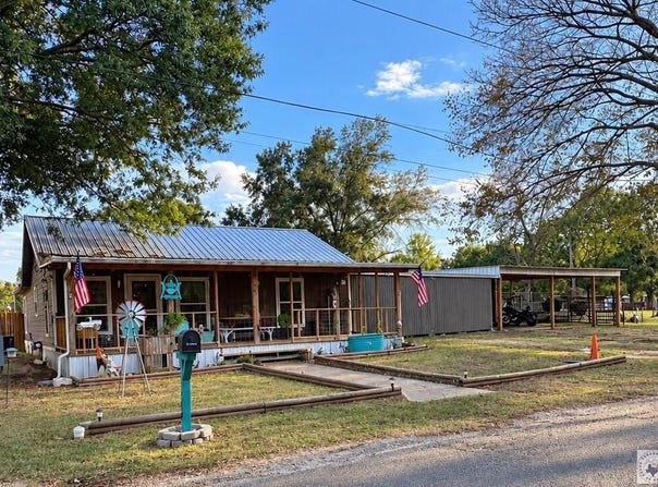 519 Birch st, Maud, TX 75567