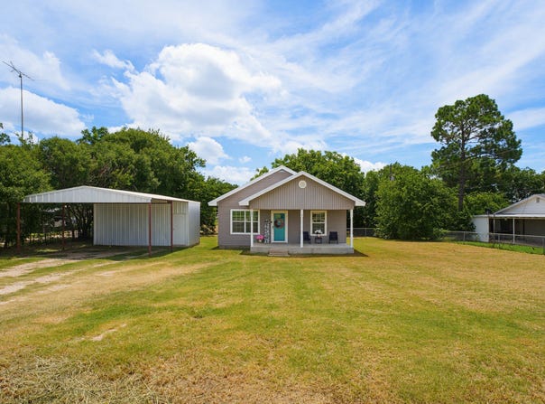180 Trail Drive, Bowie, TX 76230